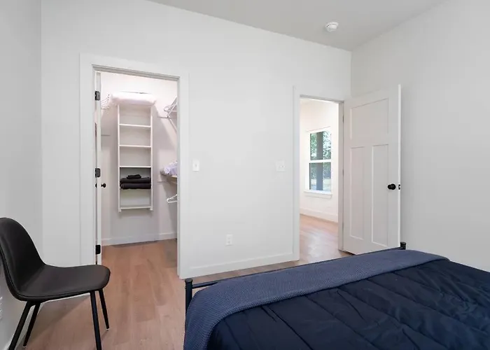 Brand New Modern Getaway On Private Land! * Tulsa